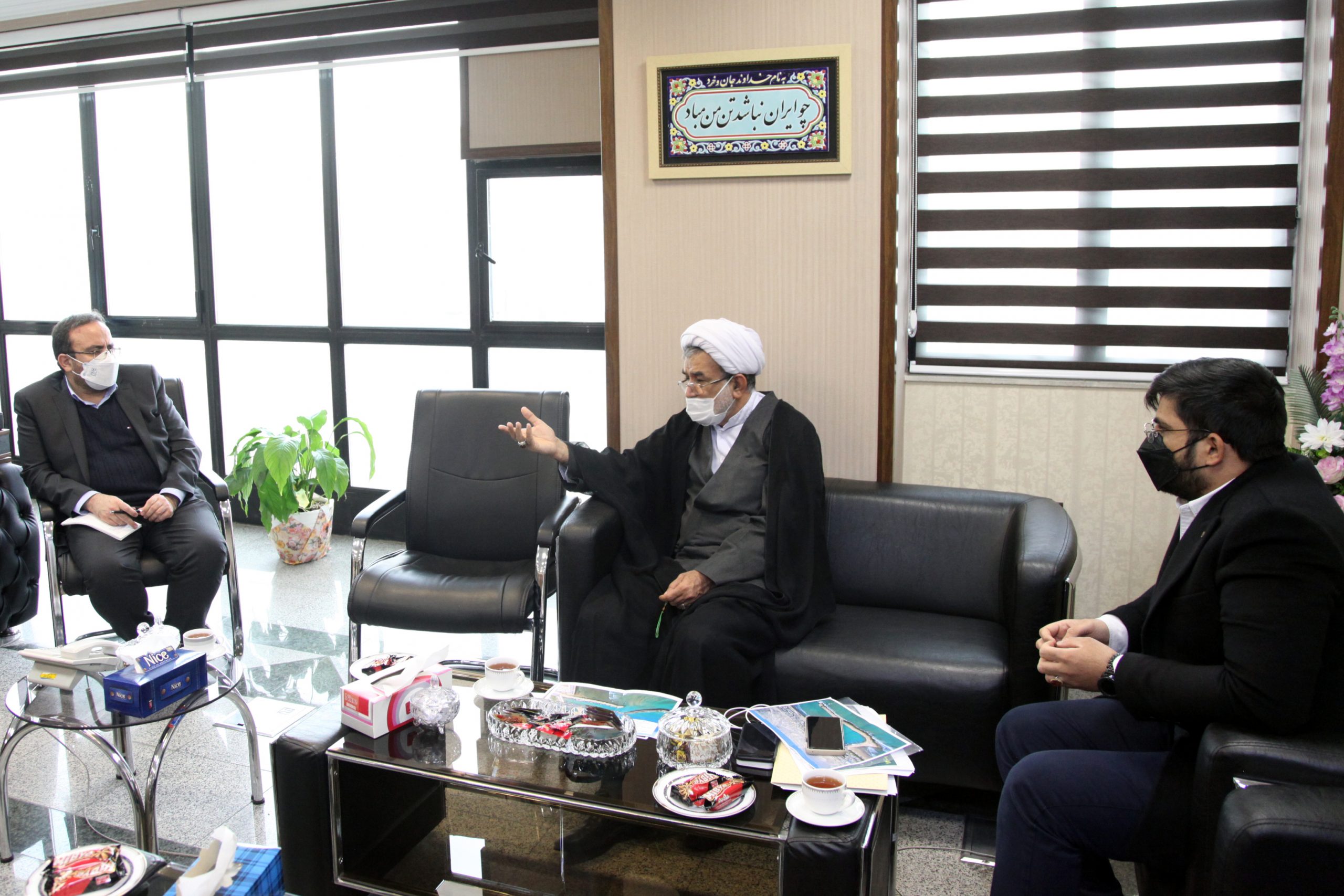 نشست دکتر احمدی به همراه ابراهیم بهمنی شورای بخش سیراف با رئیس سازمان شیلات کشور + عکس